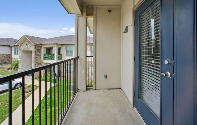 1 bed, 1 bath, 738 sqft, $1,199, Unit 216