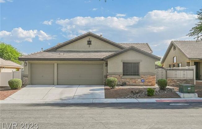 4 BEDROOM SINGLE STORY HOME IN NORTH LAS VEGAS FOR RENT!!