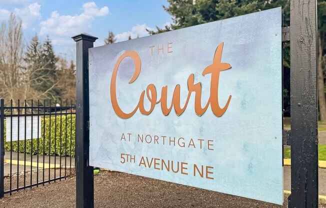 2 beds, 1 bath, $2,250, Unit 220