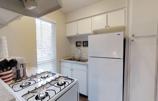 Studio, 1 bath, $1,150, Unit 205