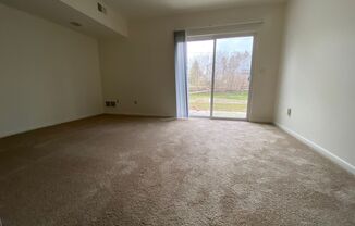 2 beds, 1 bath, $1,175, Unit 703