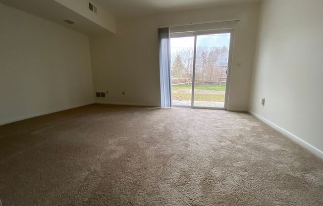 2 beds, 1 bath, $1,175, Unit 703