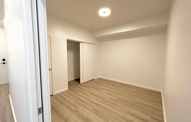 2 beds, 1 bath, 795 sqft, $1,900, Unit 608