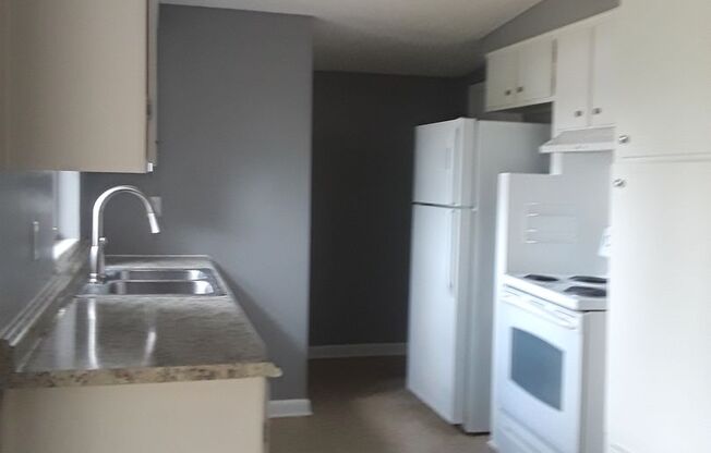 2 beds, 1 bath, $1,400