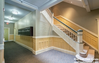 2 beds, 1 bath, $4,000, Unit 04