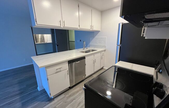 1 bed, 1 bath, 695 sqft, $1,648, Unit 326