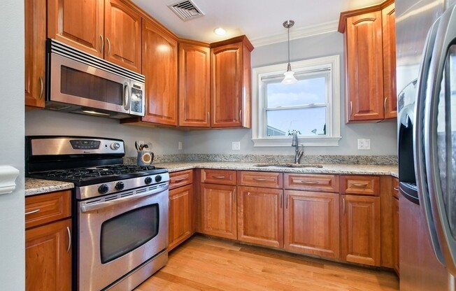 580 E 2 ST