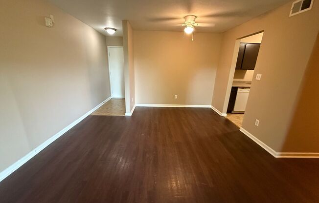 2 beds, 1 bath, 775 sqft, $885, Unit 356C