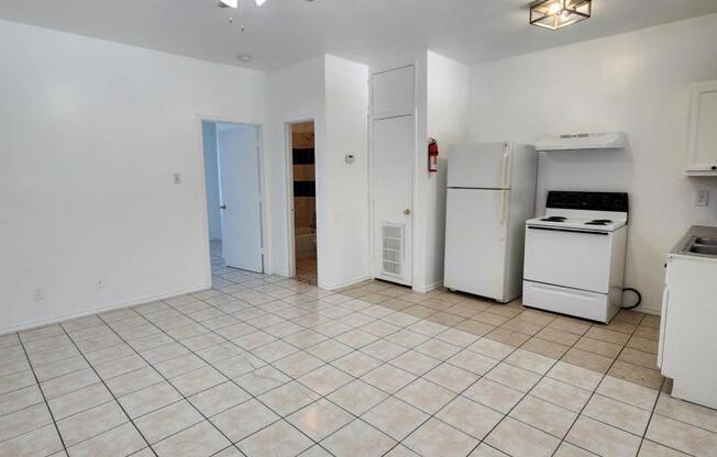 1702 W. Craig Pl