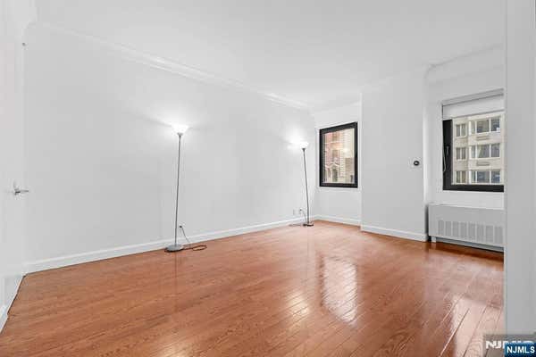 58 W 58th St Apt 14D