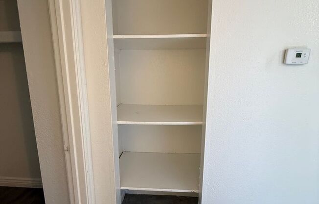 2 beds, 1 bath, 750 sqft, $950, Unit 209