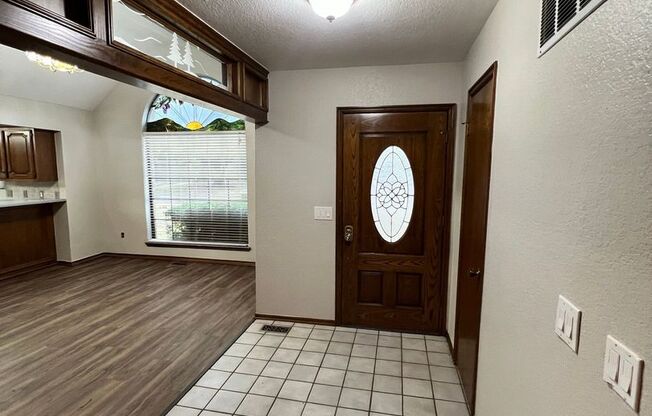 3 beds, 2 baths, $1,695