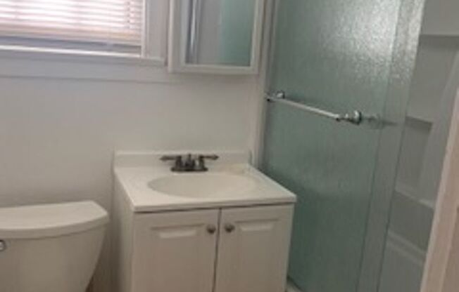 3 beds, 1 bath, $2,300