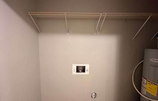 2 beds, 1 bath, 960 sqft, $1,365, Unit 64