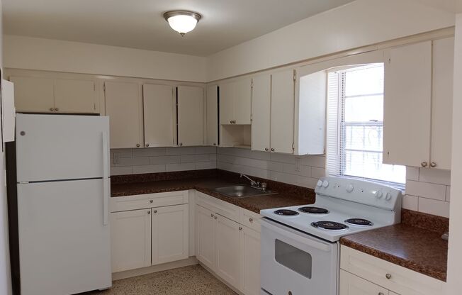 2 beds, 1 bath, 650 sqft, $1,950, Unit 5