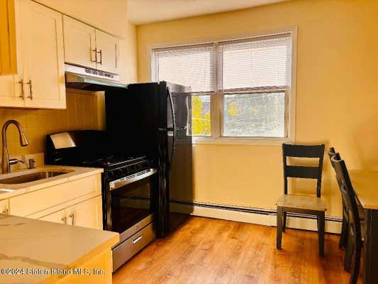 2 beds, 1 bath, 888 sqft, $2,150, Unit 2