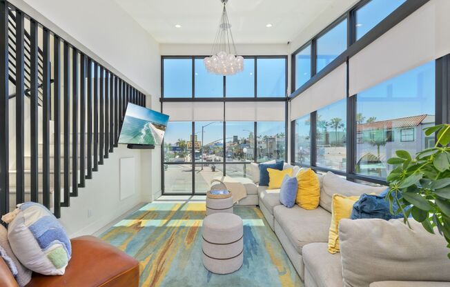 July & August Contemporary 3 Bedroom Condo Balboa Peninsula