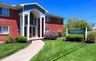 Welcome to Hallwood Manor Apartments