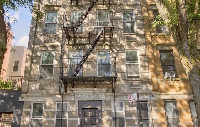123 GUERNSEY ST