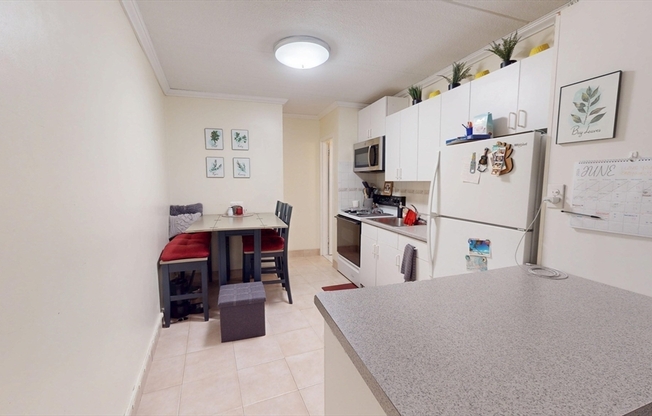 1 bed, 1 bath, 450 sqft, $1,800, Unit T34