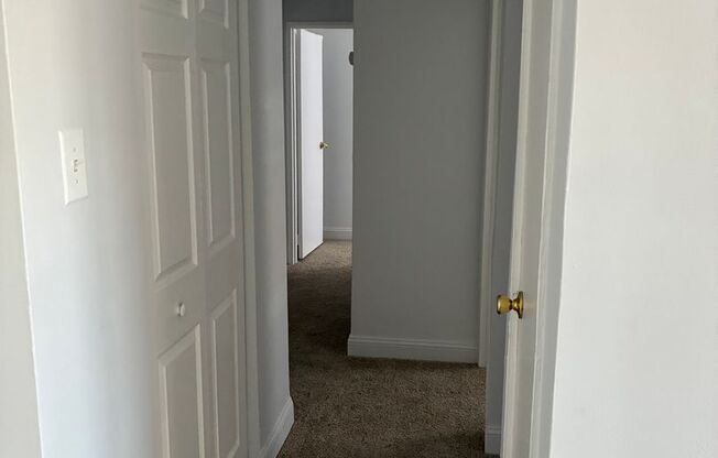 2 beds, 1 bath, 930 sqft, $1,500, Unit C005