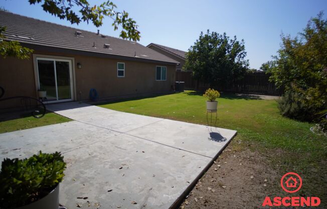 3 beds, 2 baths, $2,550