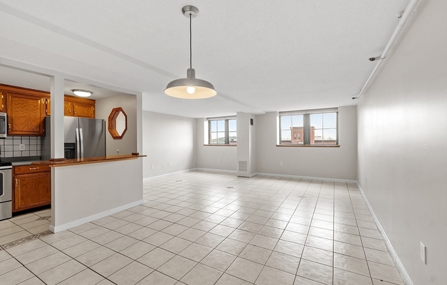 2 beds, 1.5 baths, 1,518 sqft, $2,400, Unit 619