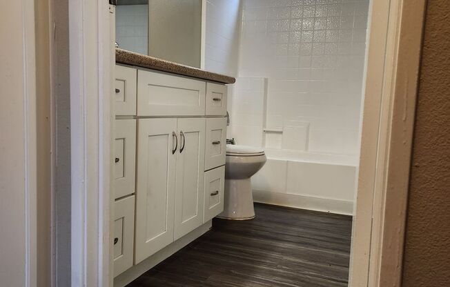 1 bed, 1 bath, 720 sqft, $1,995, Unit 7