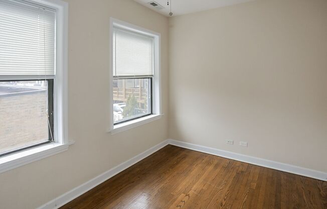 3 beds, 2 baths, 1,270 sqft, $3,700, Unit 1821L-1