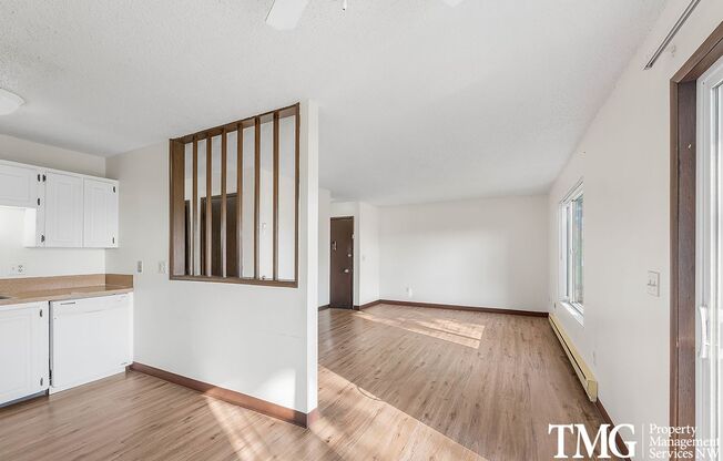 2 beds, 1 bath, 778 sqft, $1,450, Unit 10