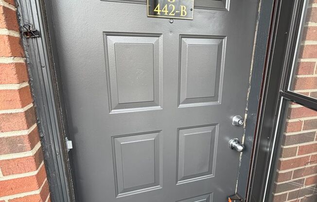 3 beds, 1.5 baths, 1,000 sqft, $1,323, Unit 442-B