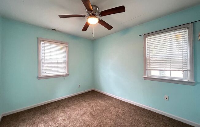 2 beds, 1 bath, $1,525