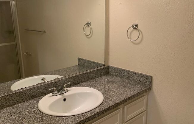 2 WEEKS FREE RENT - Spacious duplex