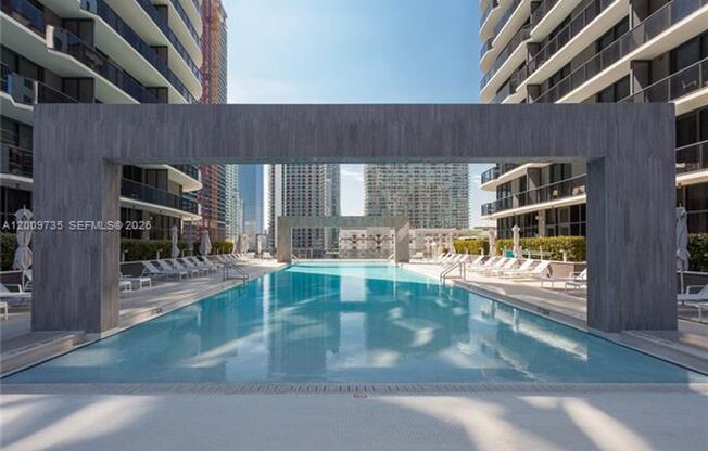 2 beds, 2 baths, 924 sqft, $5,200, Unit 45 SW 9th St # 1508