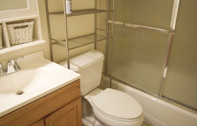 1 bed, 1 bath, $1,200