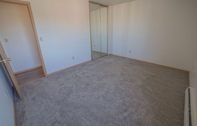 2 beds, 1 bath, 936 sqft, $850, Unit 2521-201