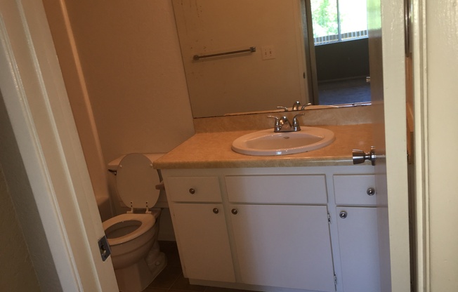 1 bed, 1 bath, 610 sqft, $1,245, Unit 11