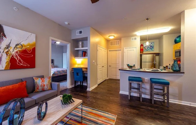 2 beds, 2 baths, 922 sqft, $1,050, Unit 236