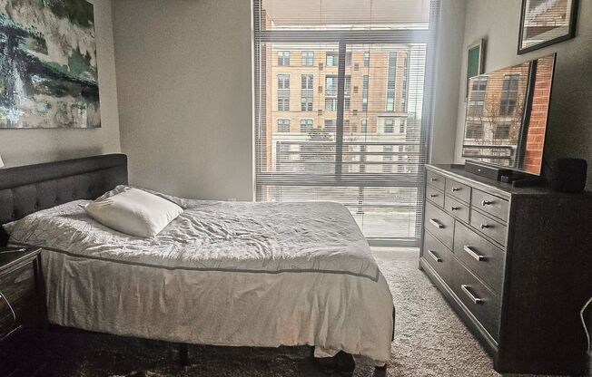 Modern and Sun-filled 1 Bed 1 Bath Condo In Vibrant Eclipse on Center Park