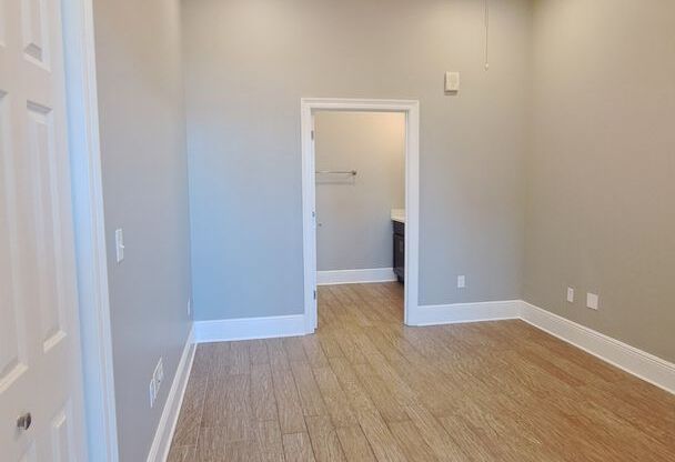 2 beds, 2 baths, 1,001 sqft, $2,250, Unit Unit 312