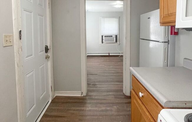 1 bed, 1 bath, 700 sqft, $695, Unit 805 #2