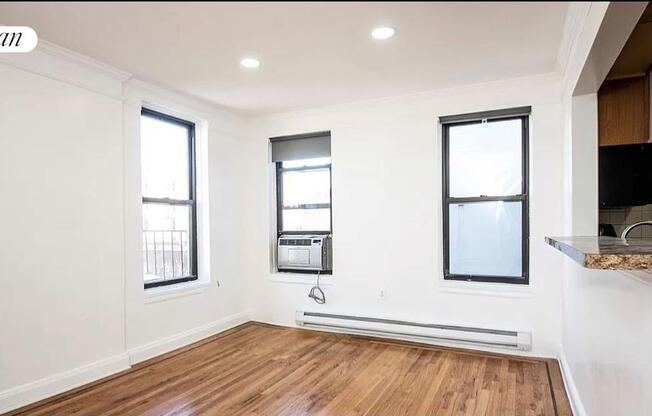 884 BEDFORD AVE
