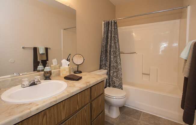 Sierra Glen Model Classic Bathroom