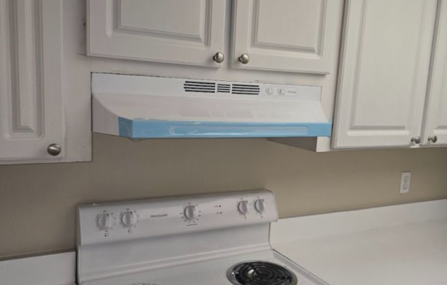 2-bedroom, 1-bathroom apartment in Town N Country *Amazing Move-In Special*