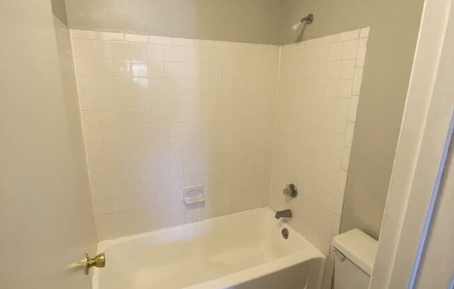 1 bed, 1 bath, $1,100