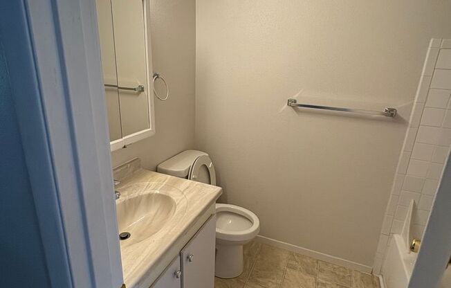 5 - Royal Arms Villa Apts