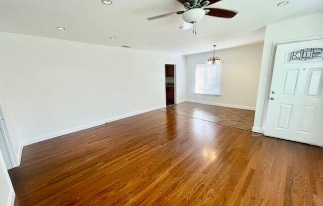 **LAKEWOOD 3BR/2BA+FAMILY ROOM **AVAILABLE NOW**