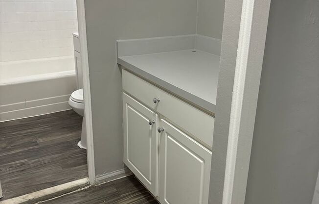 Studio, 1 bath, 400 sqft, $1,200, Unit 902