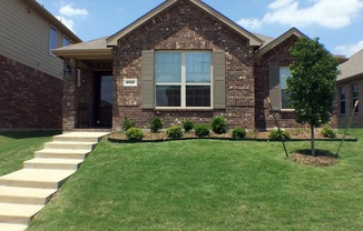 3 Bed 2 Bath Home in Aubrey!