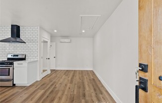 Studio, 1 bath, 400 sqft, $2,295